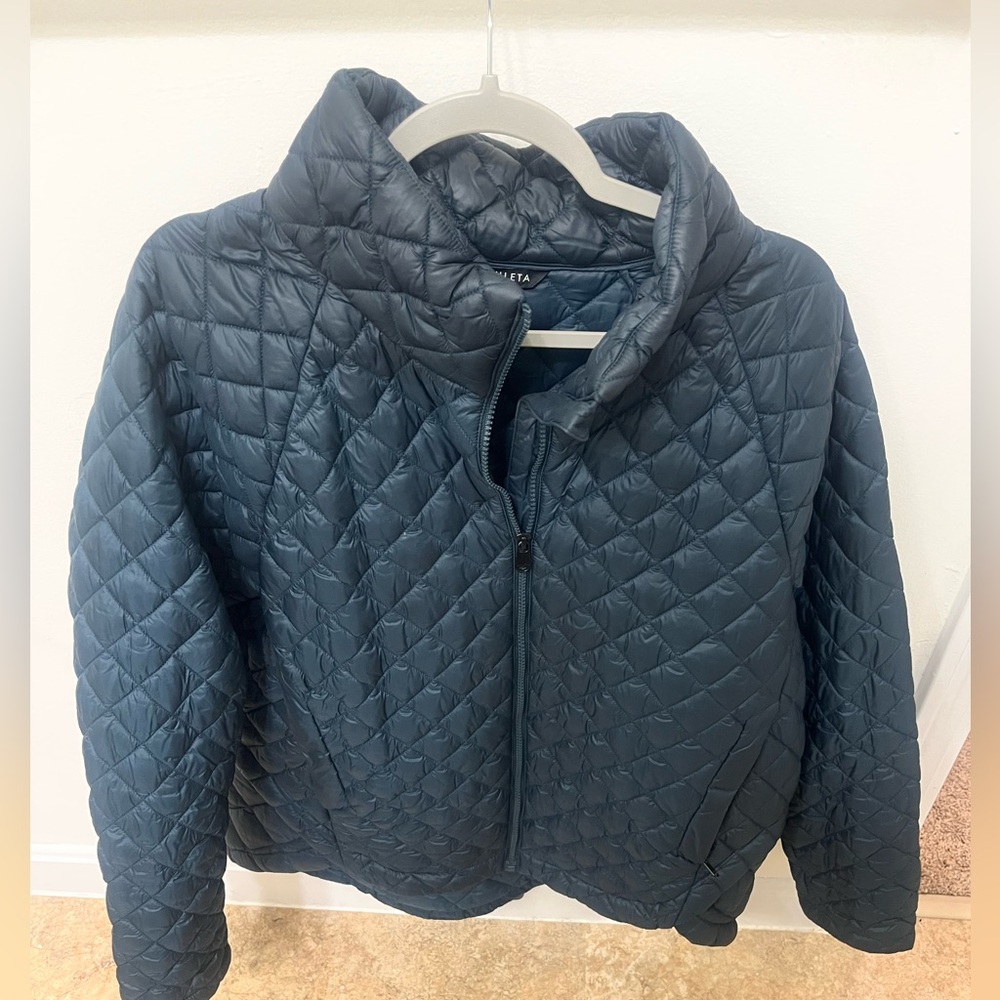 Athleta whisper featherless puffer jacket